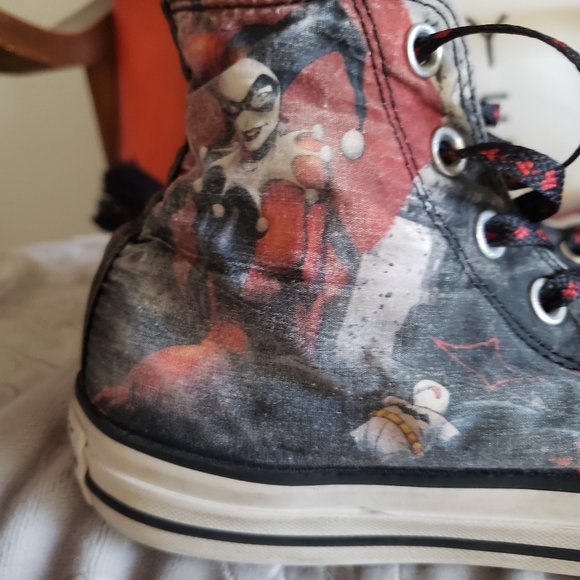 EUC CTAS Classic Chuck Taylor (4.5M / 6.5W) - DC COMICS HARLEY QUINN - Picture 6 of 10
